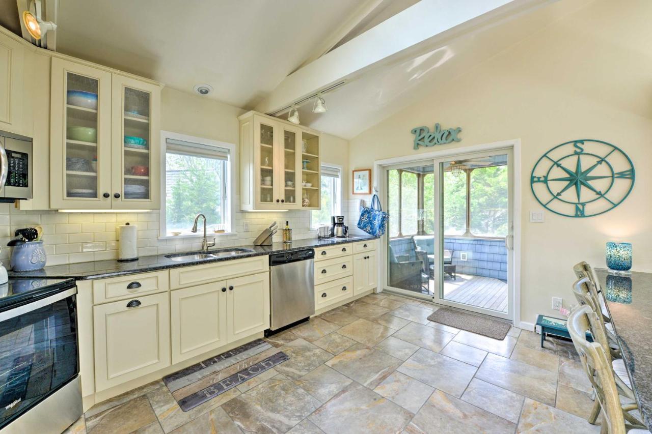 Coastal Cape May Getaway - Steps To Beach! Exterior photo