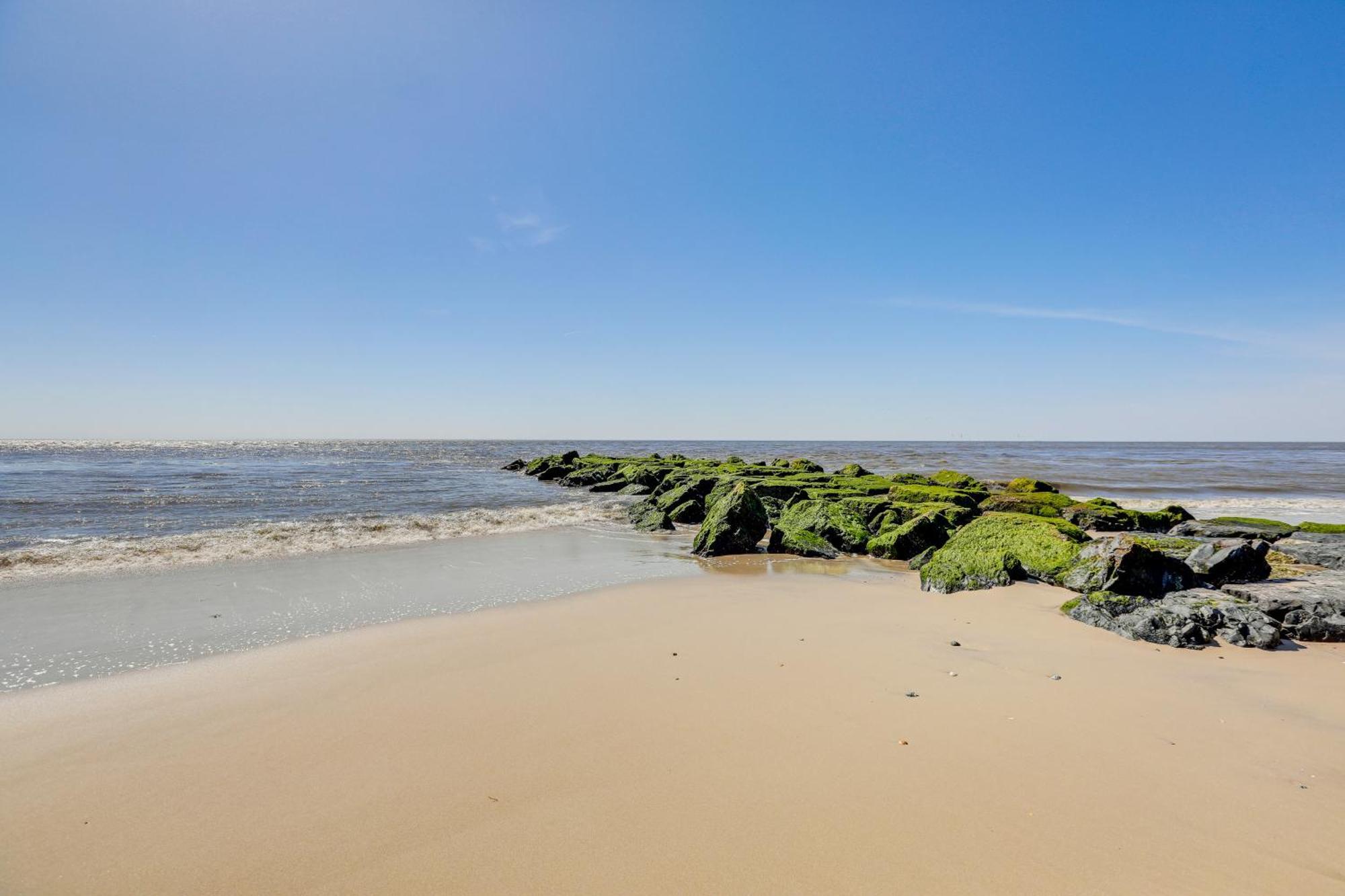 Coastal Cape May Getaway - Steps To Beach! Exterior photo